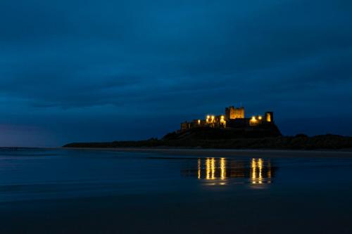 Landscape_Stephen Hardy_Early Dawn At Bamburgh Castle