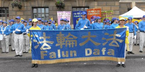 Tony Cole_Falun Dafa blue