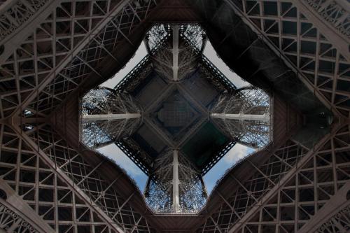 Travel_Jonathan Sayer_Eiffel Tower